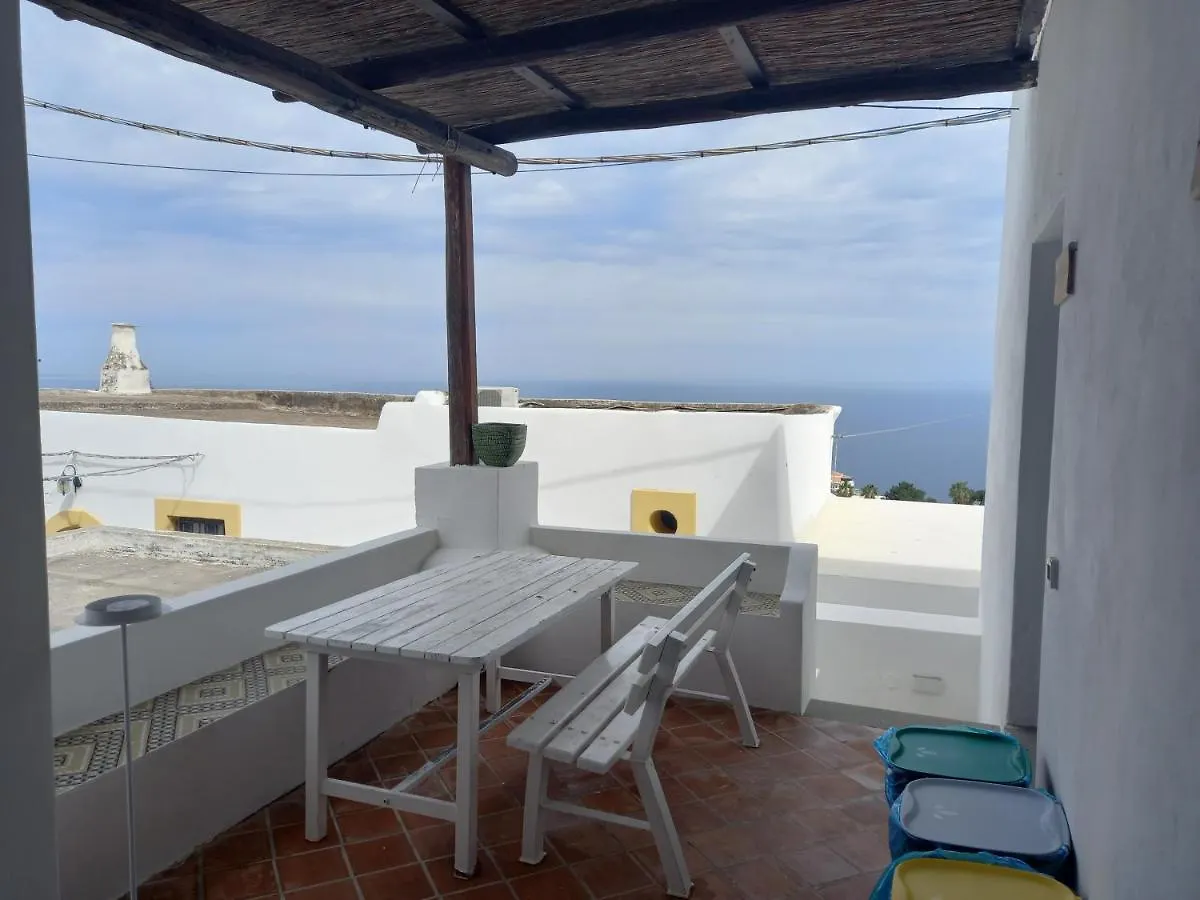 La Casa Di Zeffiro Bed & Breakfast Malfa  Malfa (Salina)