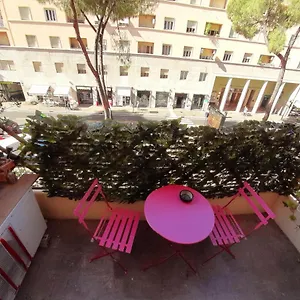 domus-de-angelis.it-romehotels.com/