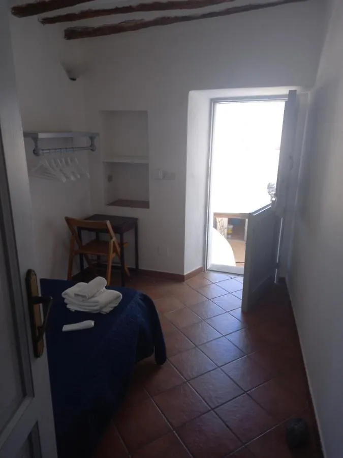 La Casa Di Zeffiro Bed & Breakfast Malfa  0*, Malfa (Salina)