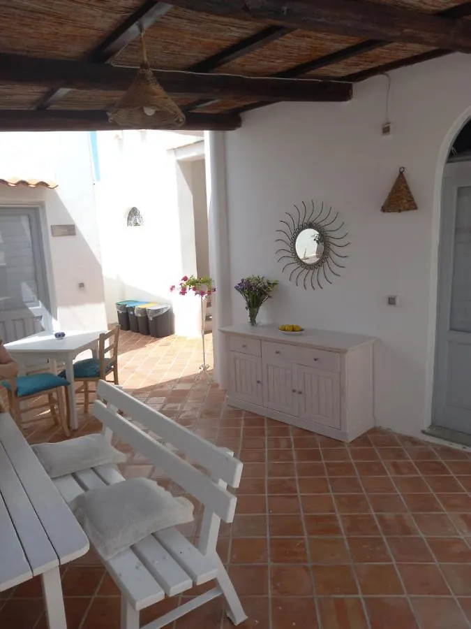 La Casa Di Zeffiro Bed & Breakfast Malfa