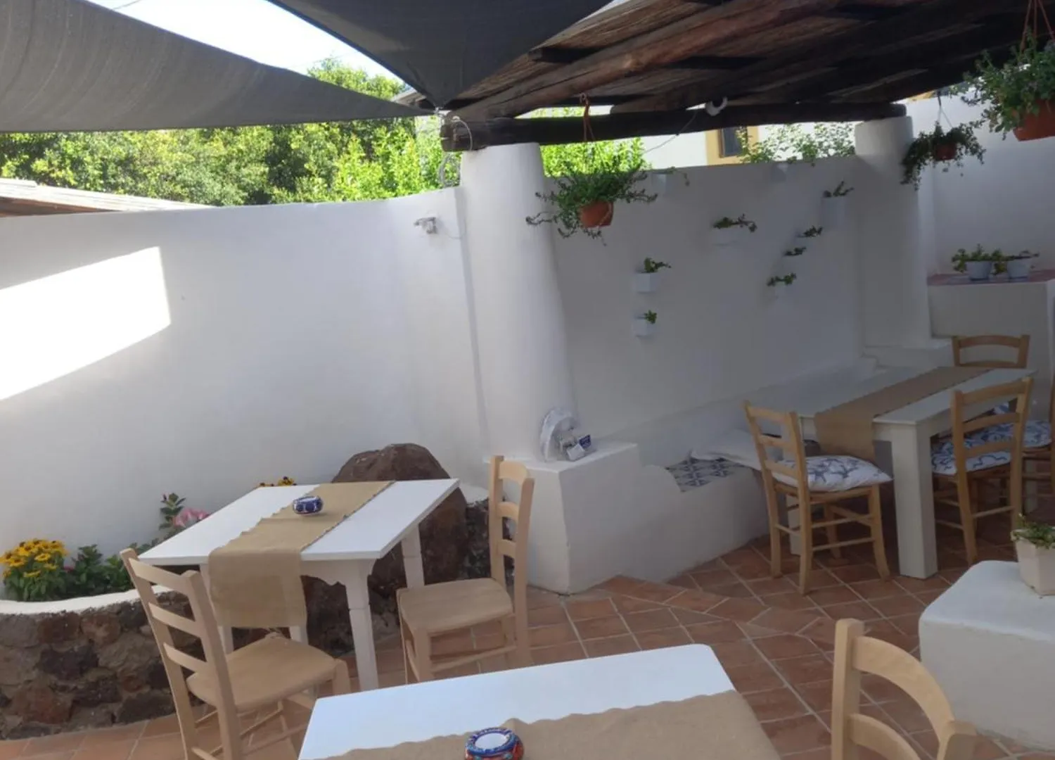 La Casa Di Zeffiro Bed & Breakfast Malfa  Italy